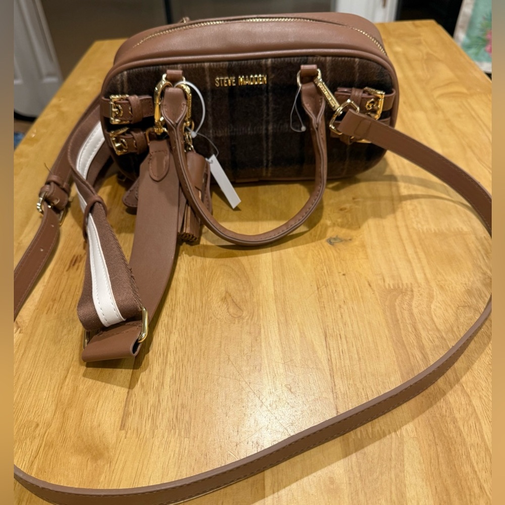 NWT Steve Madden Brown Plaid Blennix Nutshell Crossbody Bag Tassel Dog Charm - Picture 2 of 16